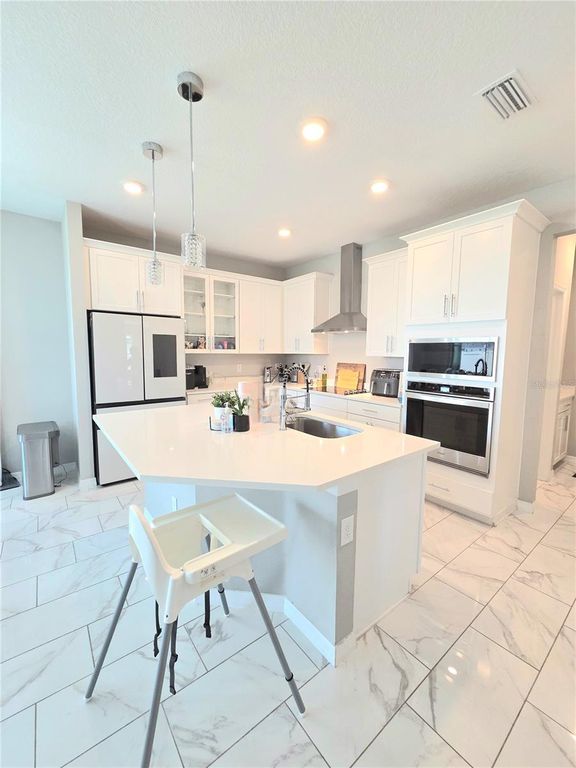 Image 21 of property listing at 13521 PALMERA VISTA DRIVE, Riverview, FL 33579