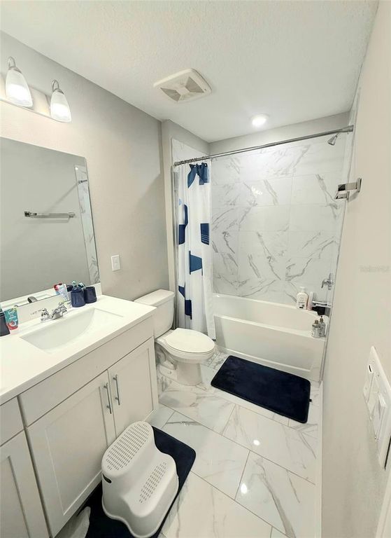 Image 35 of property listing at 13521 PALMERA VISTA DRIVE, Riverview, FL 33579