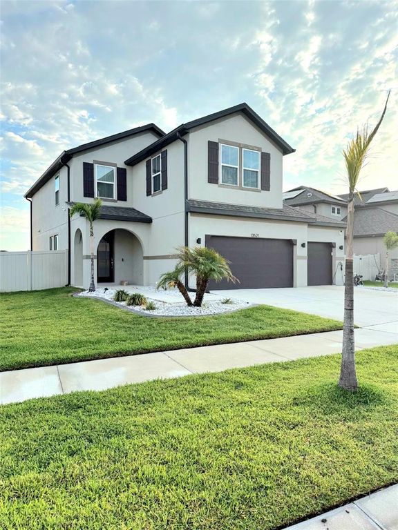 Image 6 of property listing at 13521 PALMERA VISTA DRIVE, Riverview, FL 33579