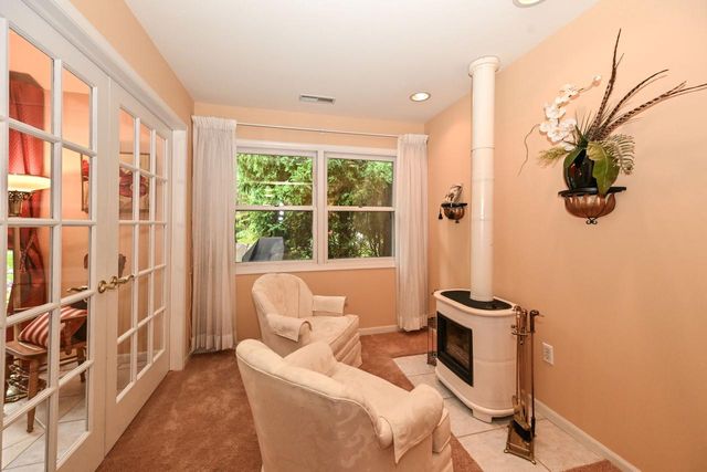 7213 W Mequon Square DRIVE, Mequon, WI 53092