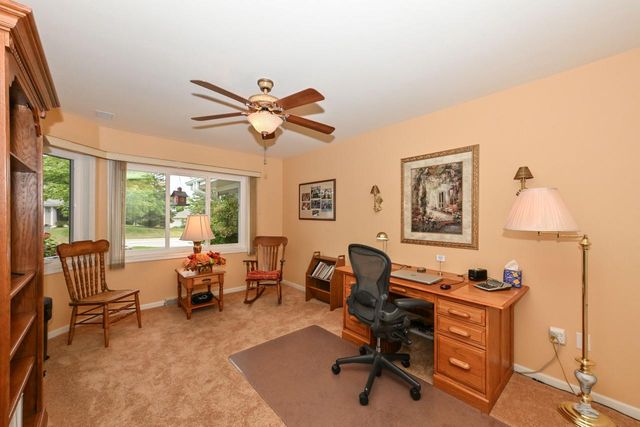 7213 W Mequon Square DRIVE, Mequon, WI 53092