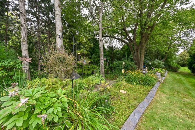 7213 W Mequon Square DRIVE, Mequon, WI 53092