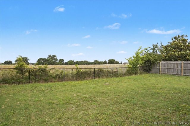 8670 S 261st East Avenue, Broken Arrow, OK 74014