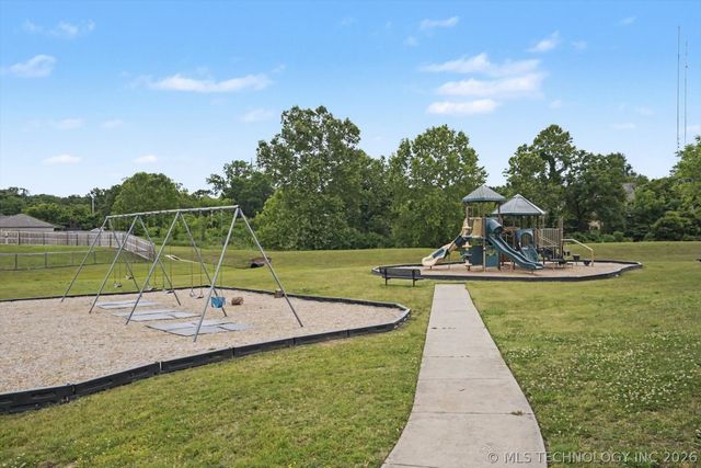 8670 S 261st East Avenue, Broken Arrow, OK 74014