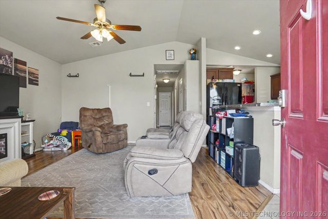 8670 S 261st East Avenue, Broken Arrow, OK 74014