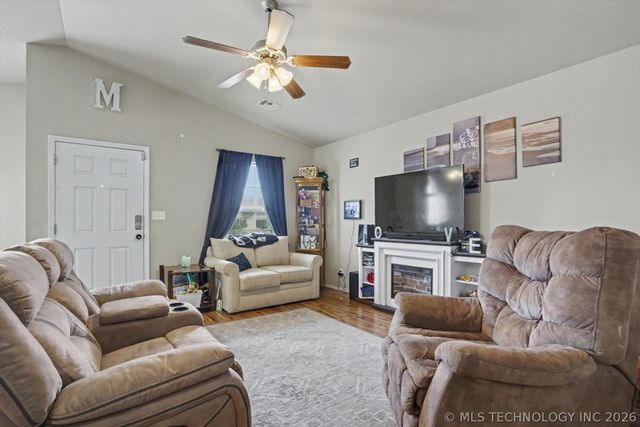 8670 S 261st East Avenue, Broken Arrow, OK 74014
