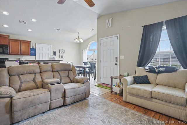 8670 S 261st East Avenue, Broken Arrow, OK 74014