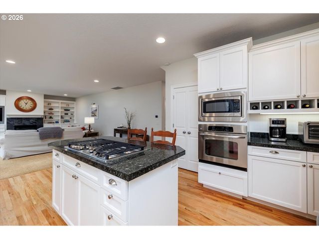 268 Nw 93RD Pl, Portland, OR 97229