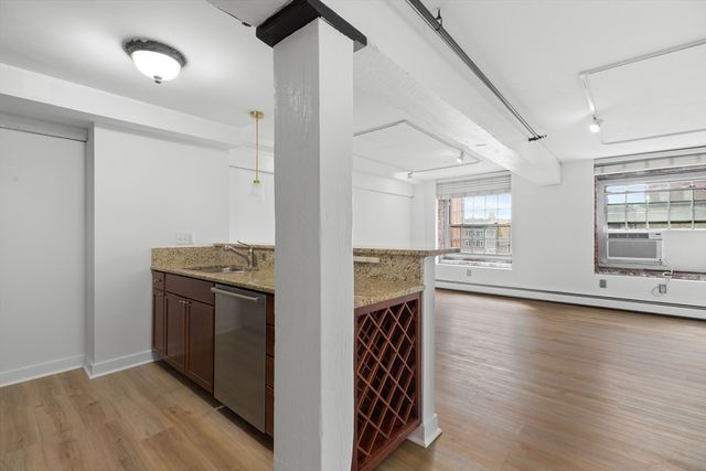 240 Jackson St 313, Lowell, MA 01852