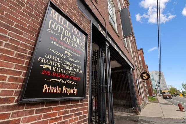 240 Jackson St 313, Lowell, MA 01852