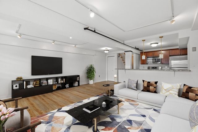 240 Jackson St 313, Lowell, MA 01852