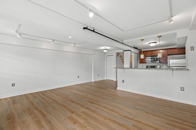 240 Jackson St 313, Lowell, MA 01852