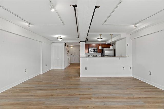 240 Jackson St 313, Lowell, MA 01852