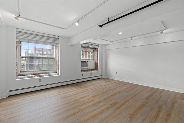 240 Jackson St 313, Lowell, MA 01852