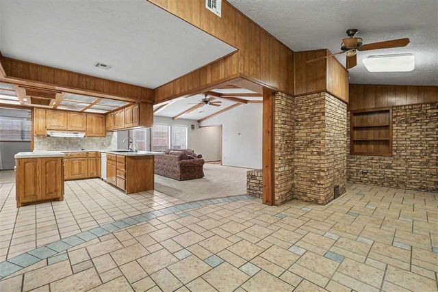 1507 NW 31st St, Lawton, OK 73505