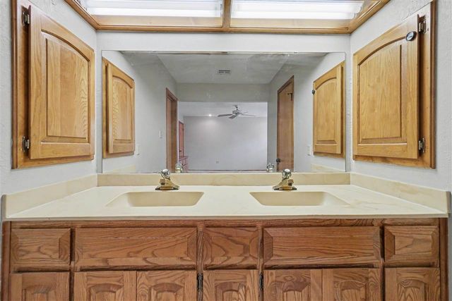 1507 NW 31st St, Lawton, OK 73505