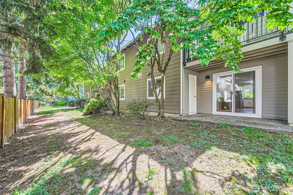 921 130th Street SW #E102, Everett, WA 98204