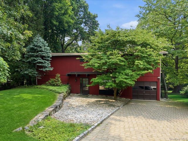 131 Deertrack Lane, Irvington, NY 10533