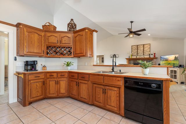 24820 S 638 Road, Grove, OK 74344