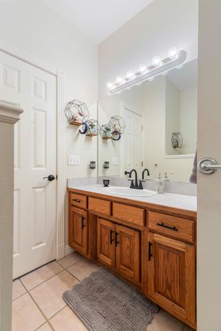 24820 S 638 Road, Grove, OK 74344