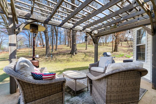 24820 S 638 Road, Grove, OK 74344