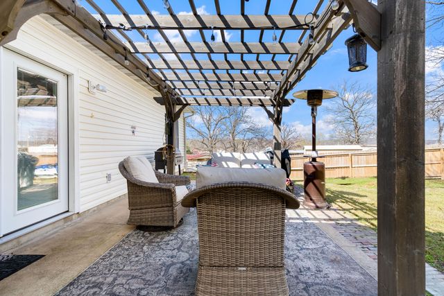 24820 S 638 Road, Grove, OK 74344