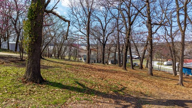 24820 S 638 Road, Grove, OK 74344