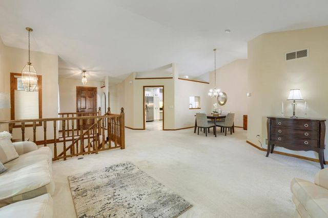 18100 Judicial Way N, Lakeville, MN 55044