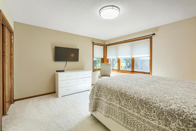 18100 Judicial Way N, Lakeville, MN 55044