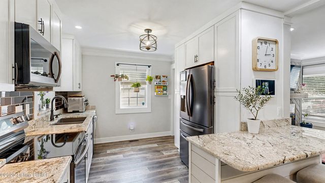 333 S Hubbards Ln, Louisville, KY 40207