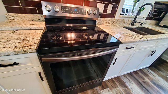 333 S Hubbards Ln, Louisville, KY 40207