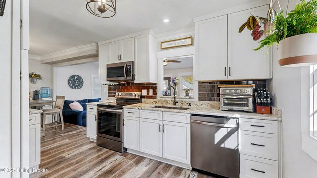 333 S Hubbards Ln, Louisville, KY 40207