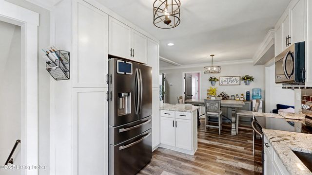 333 S Hubbards Ln, Louisville, KY 40207