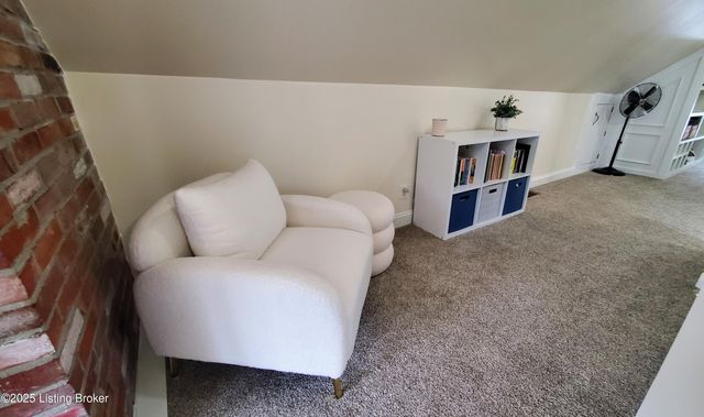 333 S Hubbards Ln, Louisville, KY 40207