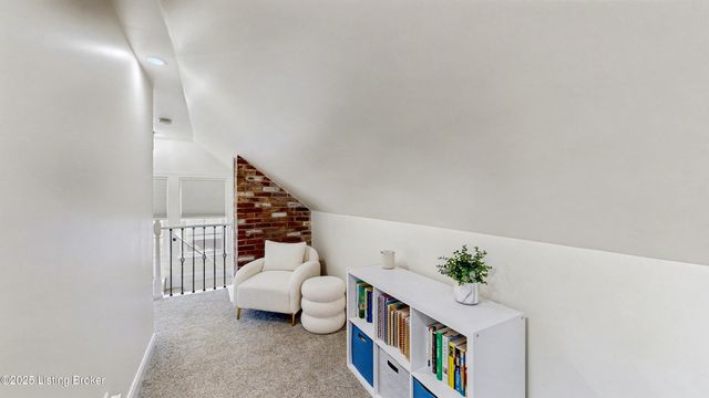 333 S Hubbards Ln, Louisville, KY 40207