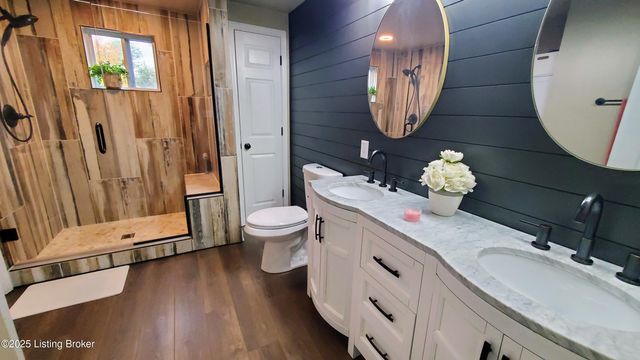 333 S Hubbards Ln, Louisville, KY 40207