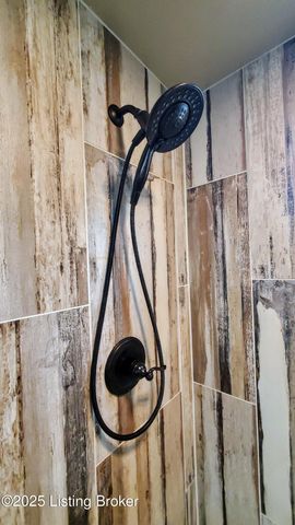 333 S Hubbards Ln, Louisville, KY 40207