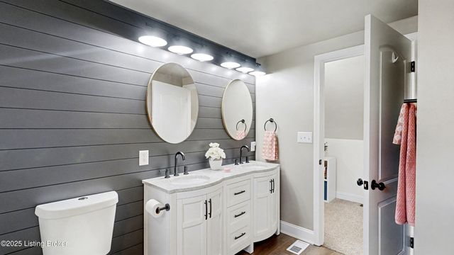 333 S Hubbards Ln, Louisville, KY 40207