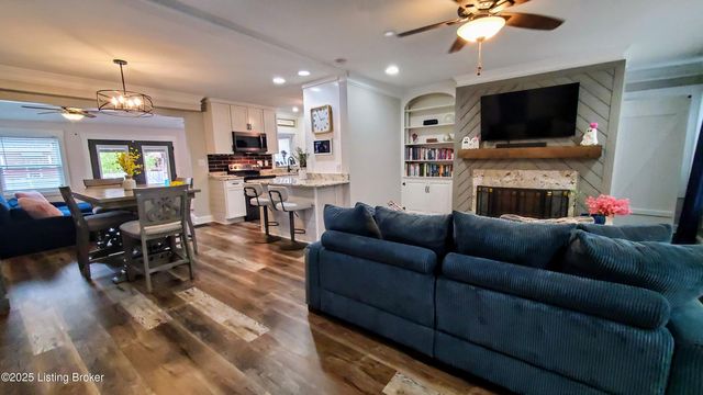 333 S Hubbards Ln, Louisville, KY 40207