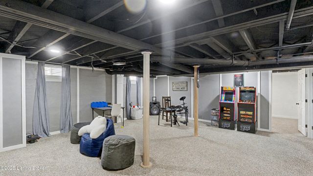 333 S Hubbards Ln, Louisville, KY 40207