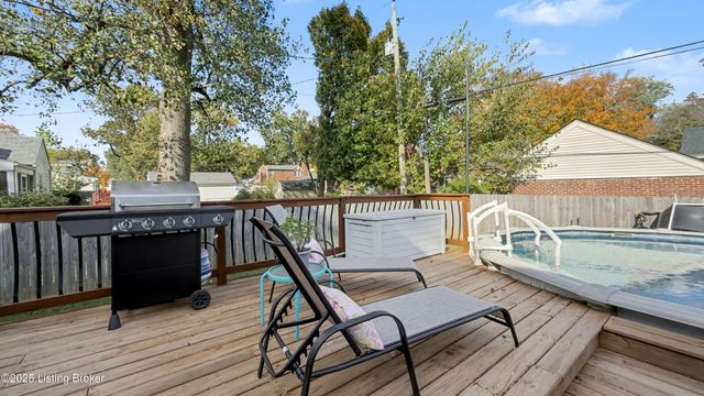 333 S Hubbards Ln, Louisville, KY 40207