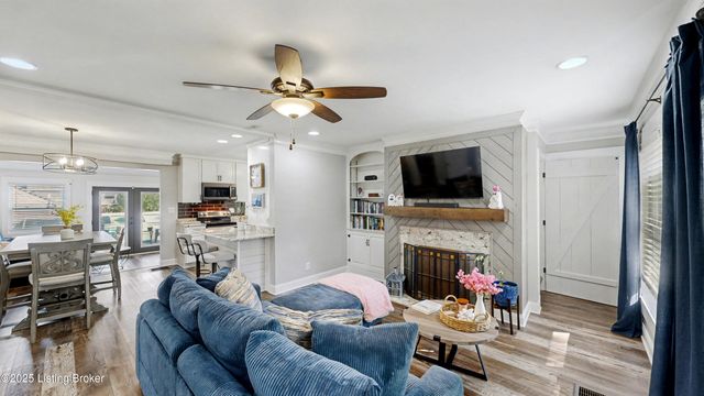 333 S Hubbards Ln, Louisville, KY 40207