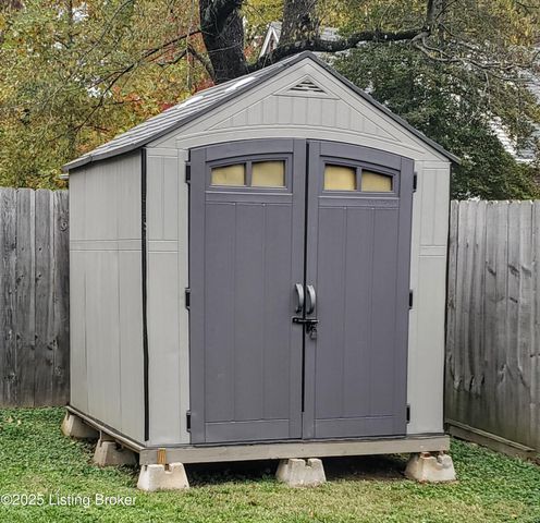 333 S Hubbards Ln, Louisville, KY 40207