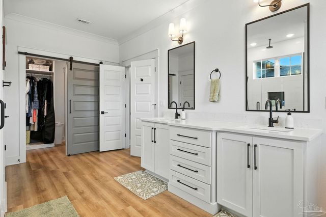 5610 Trout Ln, Pensacola, FL 32507