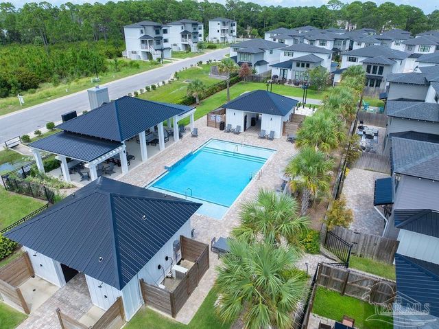 5610 Trout Ln, Pensacola, FL 32507