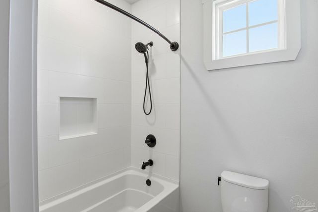 5610 Trout Ln, Pensacola, FL 32507