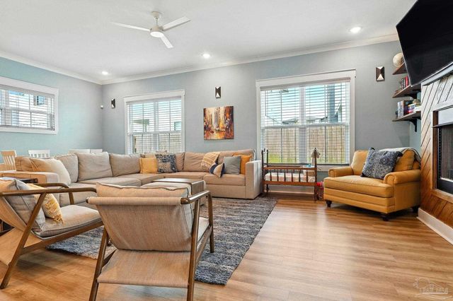 5610 Trout Ln, Pensacola, FL 32507