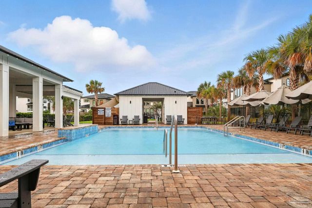 5610 Trout Ln, Pensacola, FL 32507