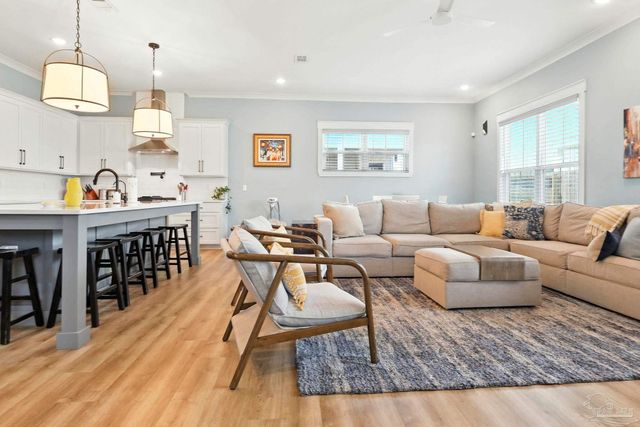 5610 Trout Ln, Pensacola, FL 32507