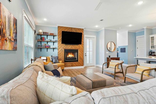 5610 Trout Ln, Pensacola, FL 32507